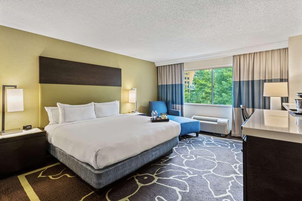מלון Doubletree By Hilton Charlotte Uptown חדר תמונה